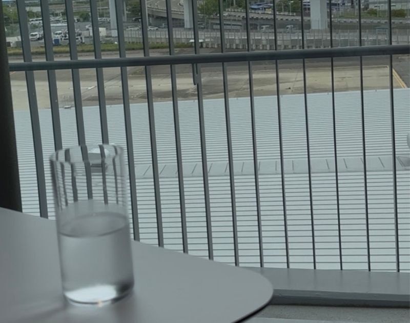 関空ラウンジの炭酸水